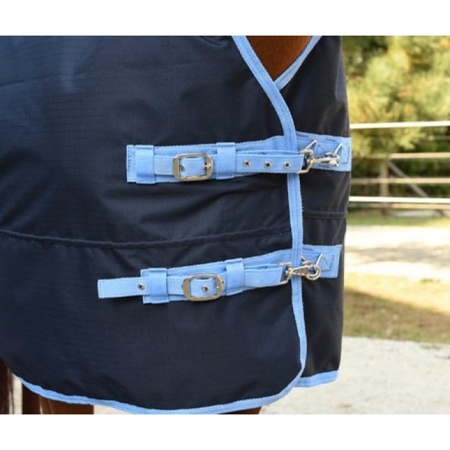 Covalliero κουβέρτα RugBe HighNeck, μπλε/γαλάζιο, με γιακά μεσαίου ύψους για επιπλέον προστασία Covalliero κουβέρτα RugBe HighNeck, μπλε/γαλάζιο, με γιακά μεσαίου ύψους για επιπλέον προστασία